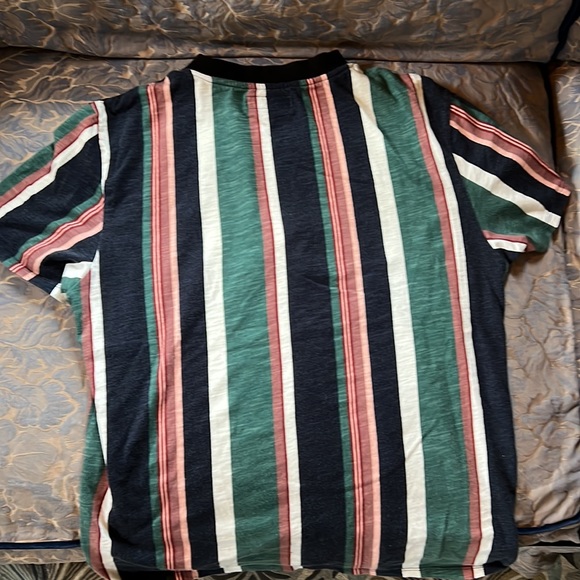 Guess tee - Picture 3 of 3